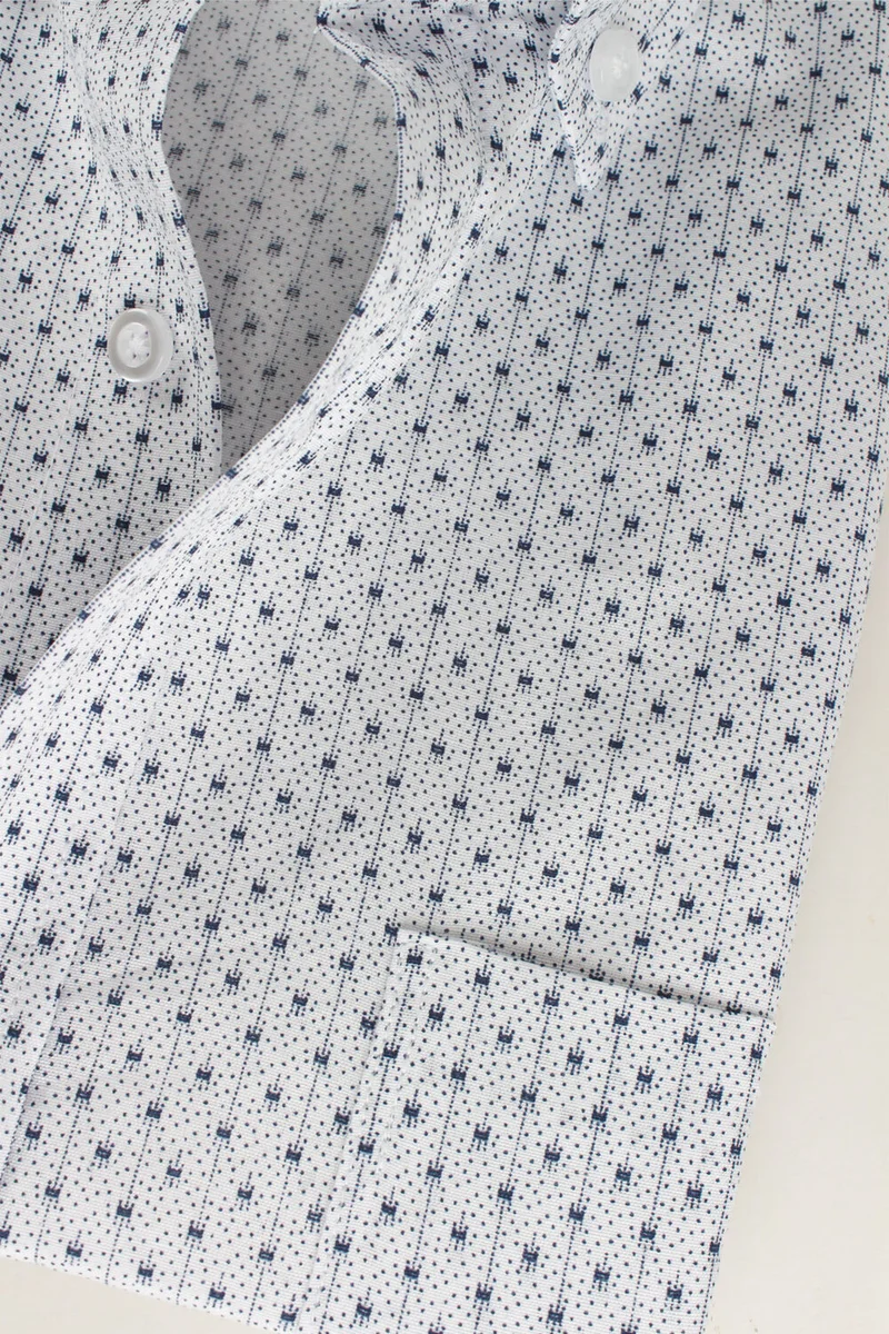 فاريتا Men's Blue Pocket Classic Cut Cotton Long Sleeve Shirt