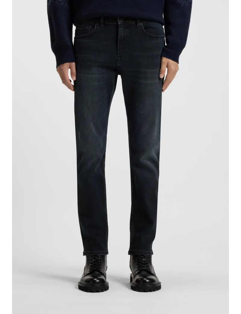 بوس Delaware slim-fit jeans in blue-black soft-motion denim