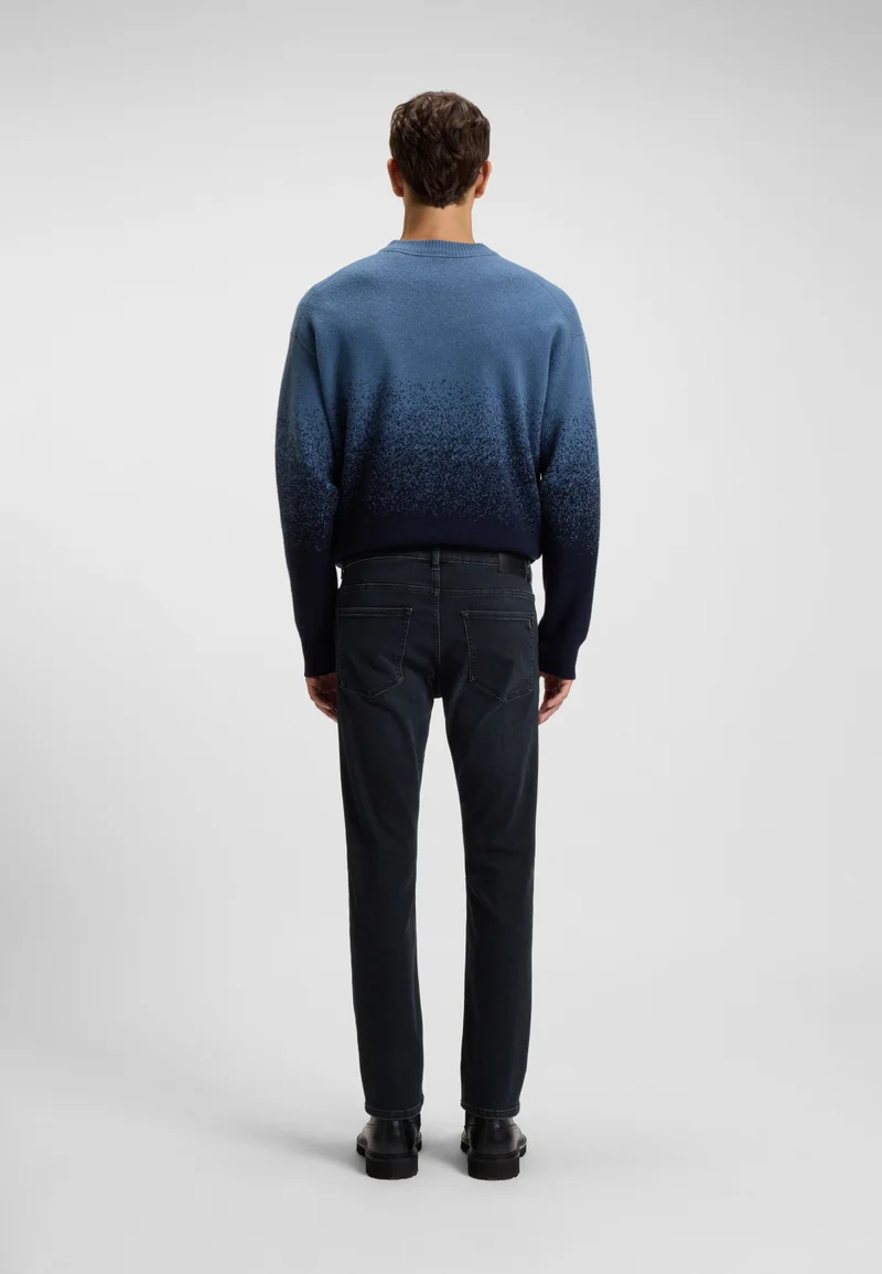 بوس جينز ديلاوير بقصة ضيقة من دنيم سوفت موشن أزرق غامق