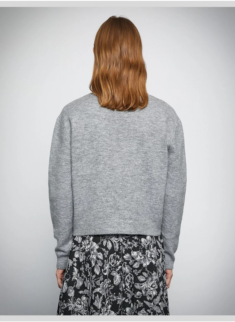 كوتون Silvery Turtleneck Crop Sweater