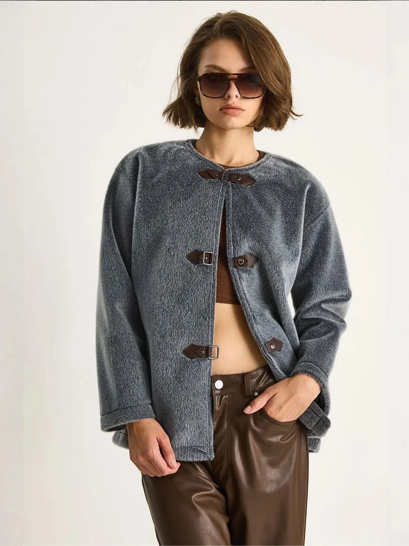Bianco Lucci LUCCI Textured Gabardine Buttoned Coat with Jacket Collar