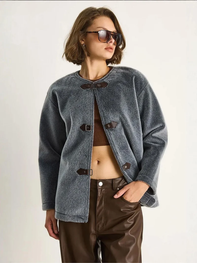 بيانكو لوتشي معطف لوكسي من قماش الجبردين بنقوش وزر وياقة جاكيت