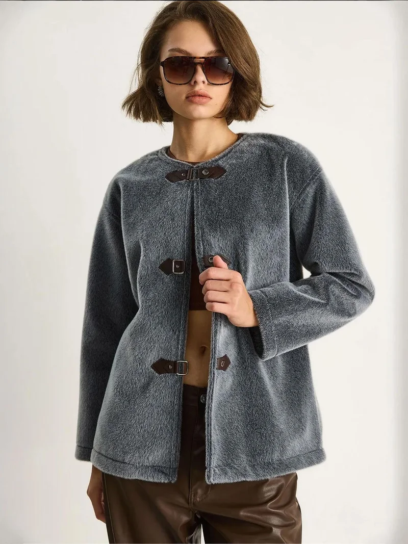 Bianco Lucci LUCCI Textured Gabardine Buttoned Coat with Jacket Collar