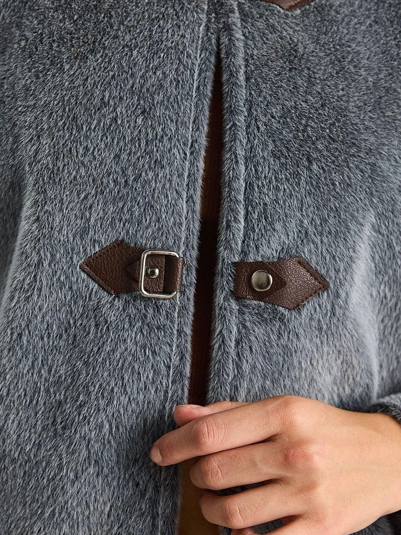Bianco Lucci LUCCI Textured Gabardine Buttoned Coat with Jacket Collar