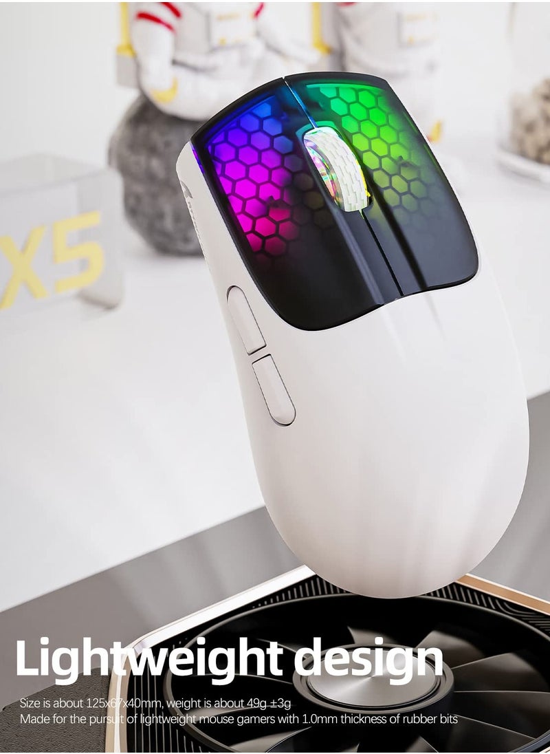 هجوم القرش - ماوس ألعاب لاسلكي X5 بثلاثة أوضاع BT 5.1/2.4Ghz/USB-C، خفيف الوزن 49 جرام، مستشعر بصري PAW3212، بطارية قابلة لإعادة الشحن، ماوس قرص العسل RGB LED للكمبيوتر الشخصي/الكمبيوتر اللوحي/سطح المكتب/المكتب/الألعاب - Image 1