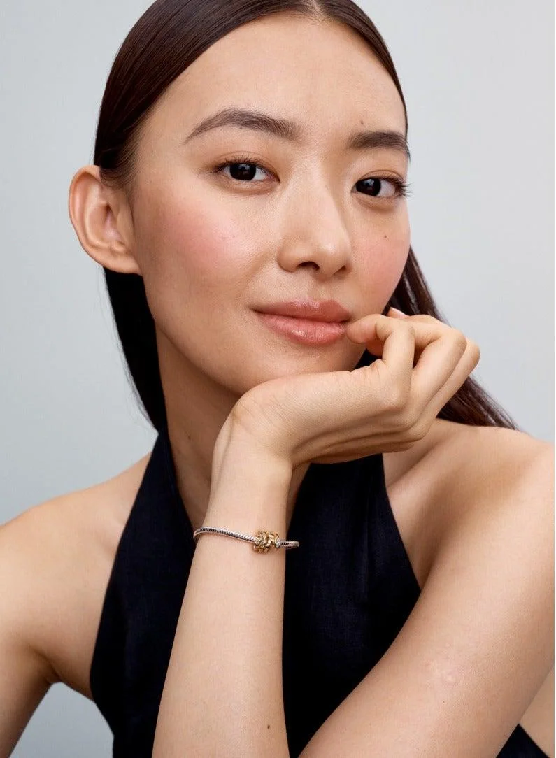 باندورا سوار بقلادة على شكل ثعبان