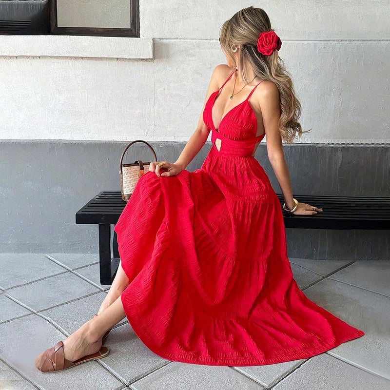 فستان نسائي أحمر بحمالات عنق على شكل V - Image 1