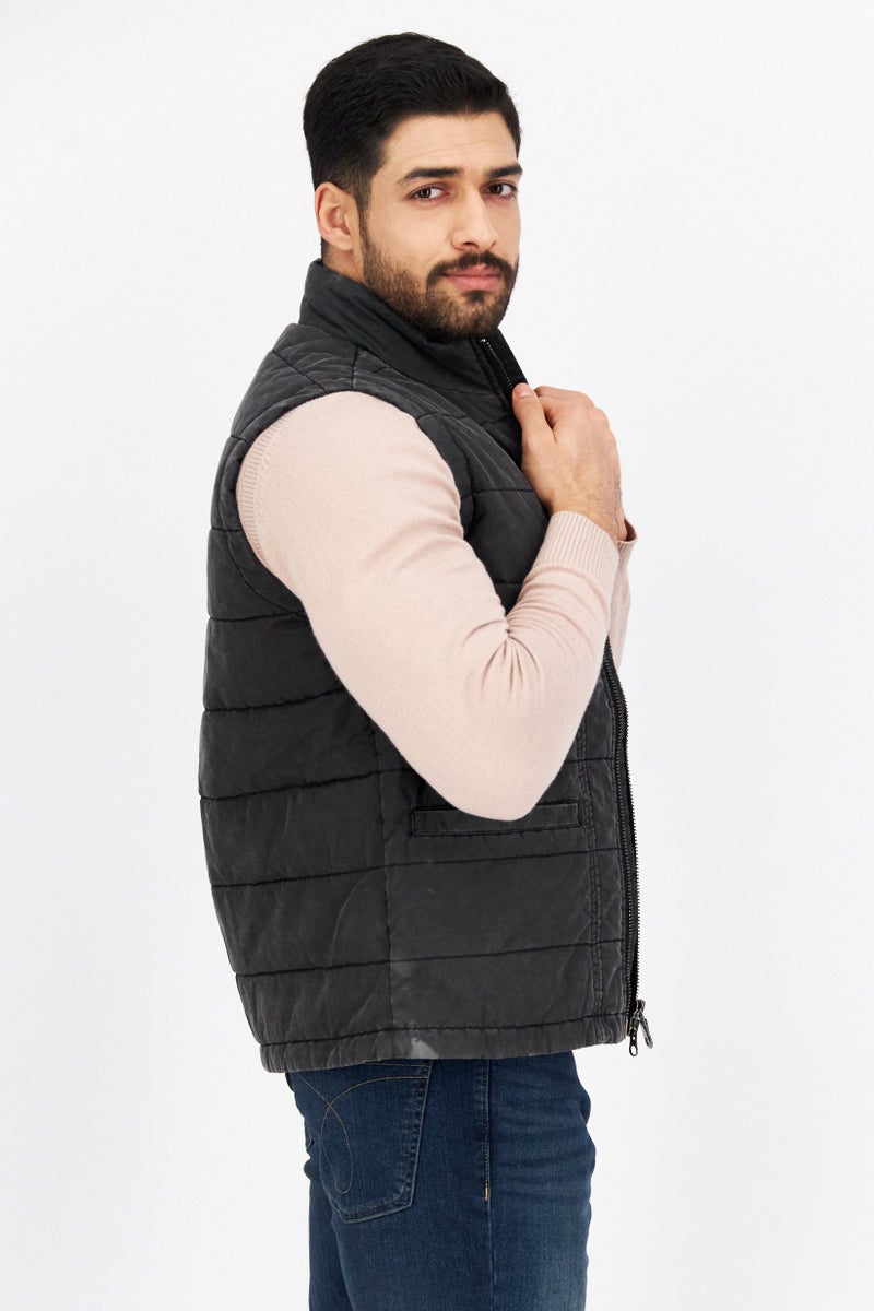 Lyle & Scott سترة صدرية مبطنة للرجال، سوداء - Image 2