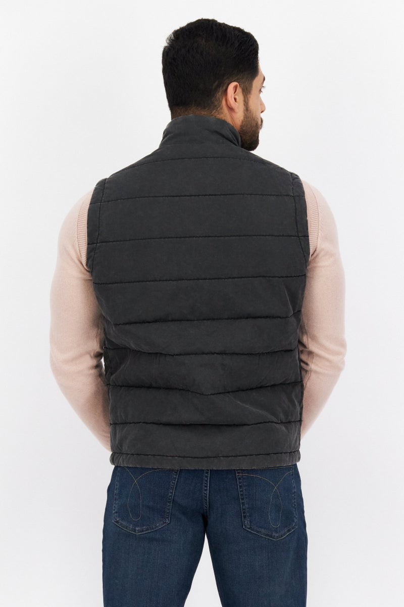 Lyle & Scott سترة صدرية مبطنة للرجال، سوداء - Image 4