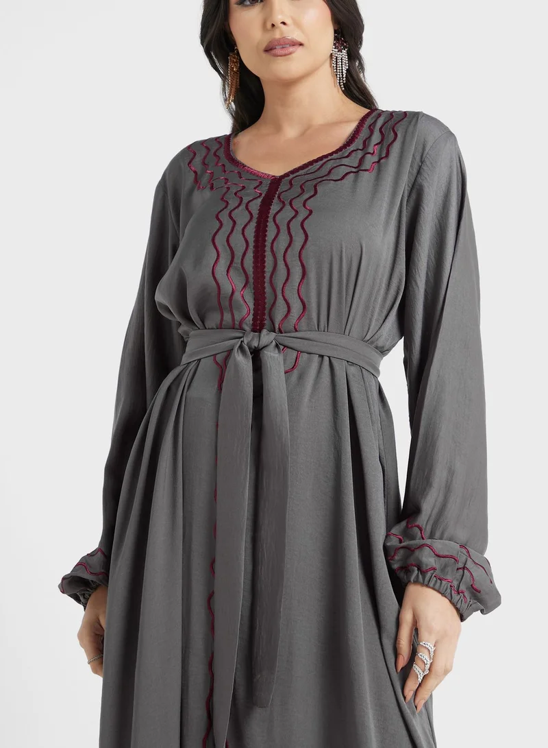 hayas closet Embroidered Belted Jalabiya