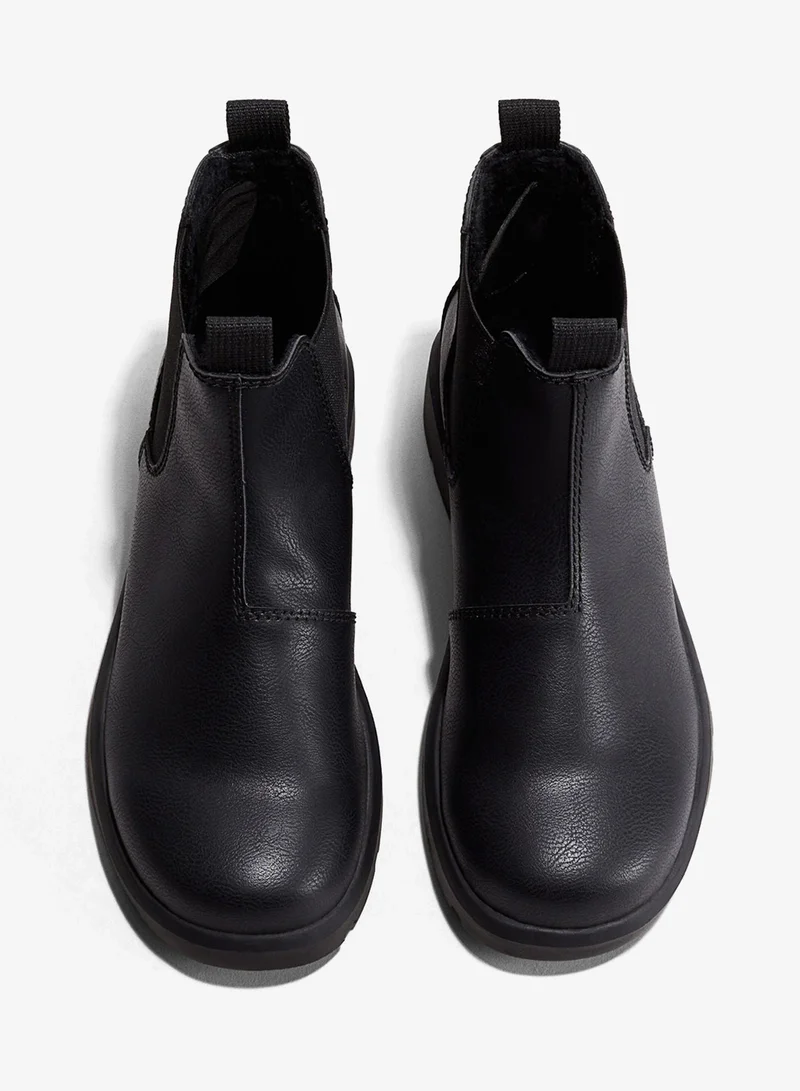 اتش اند ام بووت تشيلسي