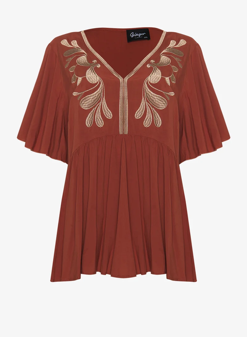 جينجر بلس V Neck Boho Embroidered Top