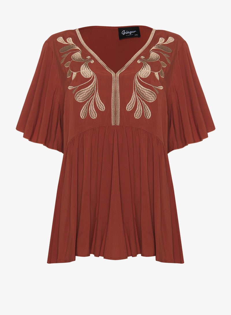 جينجر بلس بلوزة مطرزة بياقة على شكل حرف  بوهيمية - Image 1