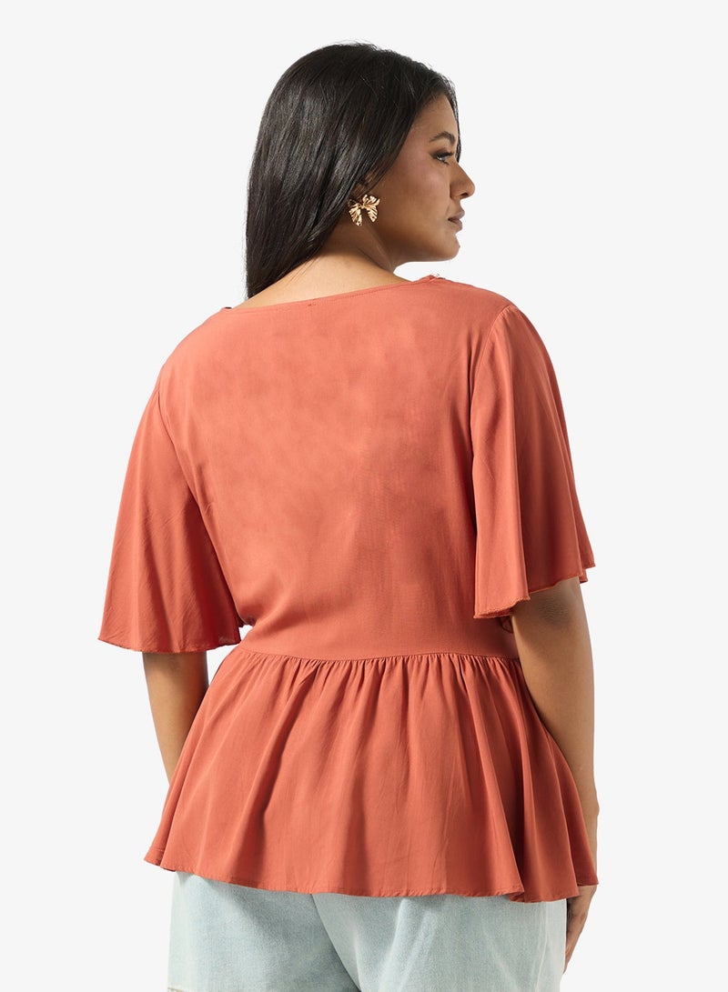 جينجر بلس بلوزة مطرزة بياقة على شكل حرف  بوهيمية - Image 1