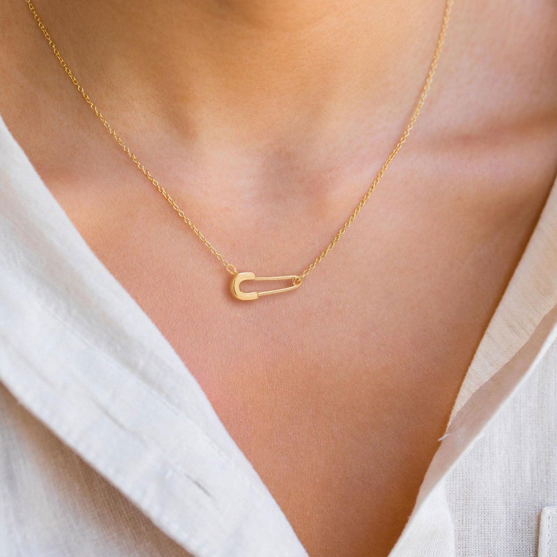 VRIUA Safety Pin Necklace 14K Gold Plated Dainty Gold Pin Paperclip Necklaces for Women Everyday Simple Jewelry Gift - Image 2