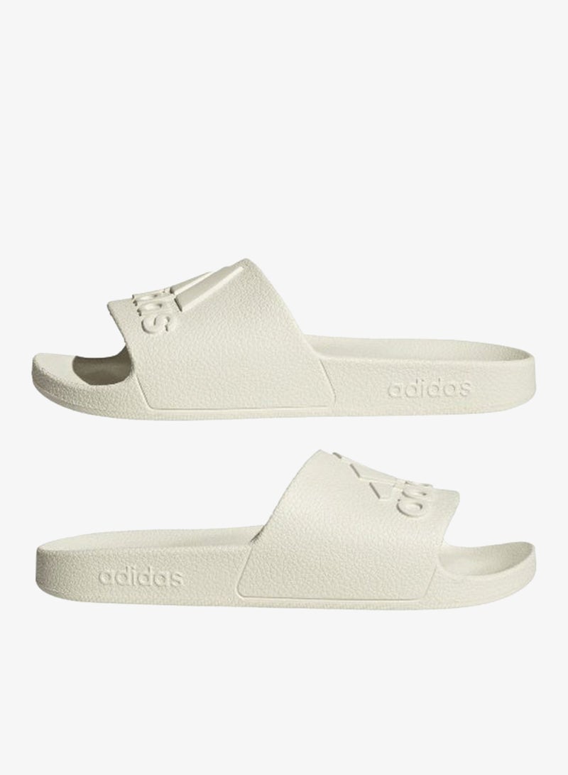 اديداس أديليت أكوا يو صنادل رياضية بيضاء للجنسين - Image 5