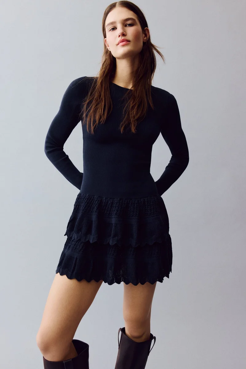 اتش اند ام فستان بتنورة متعددة الطبقات