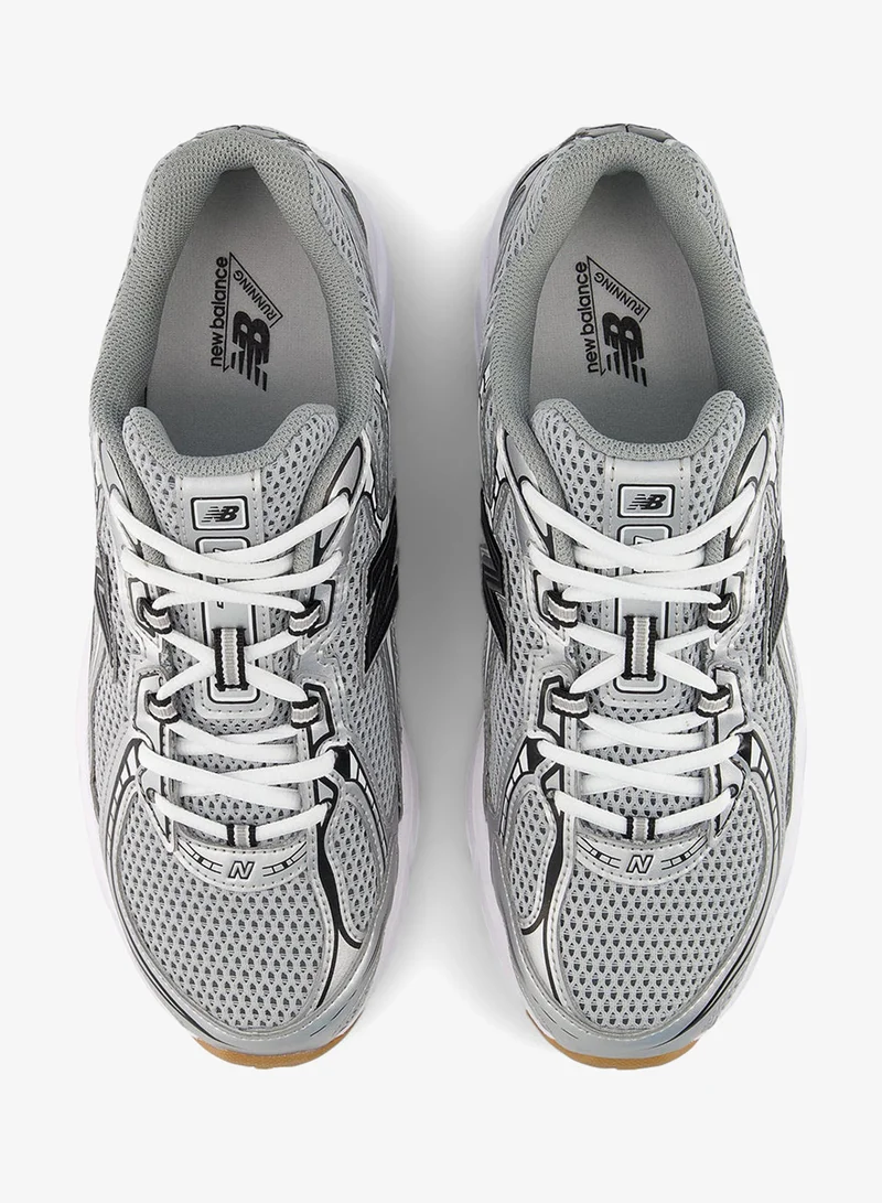 New Balance 740