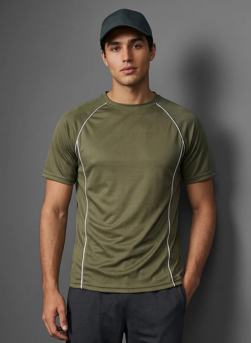 Frwd Sports Top With Piping Detail