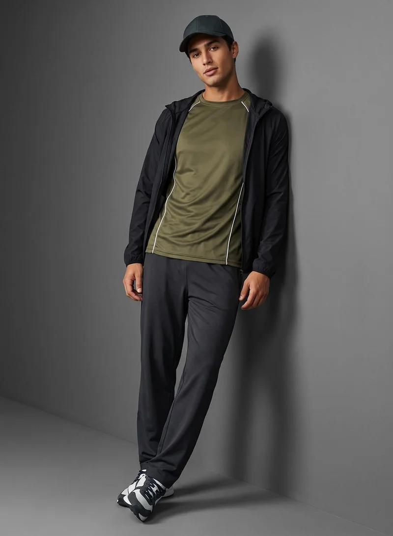 Frwd Sports Top With Piping Detail