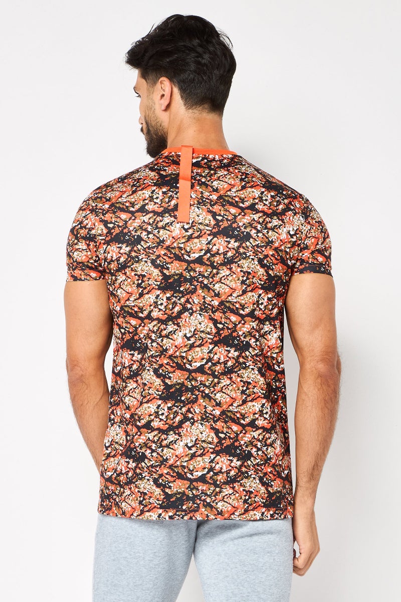 Ellesse Men Sportswear Fit Short Sleeves Outdoor T-Shirt, Multicolor - Image 4