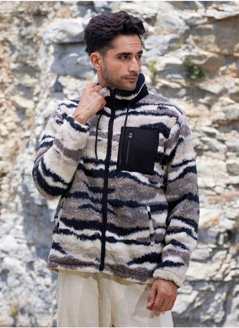 Campus Sutra Men's Midnight Black & Ivory White Camouflage Sherpa Puffer Jacket