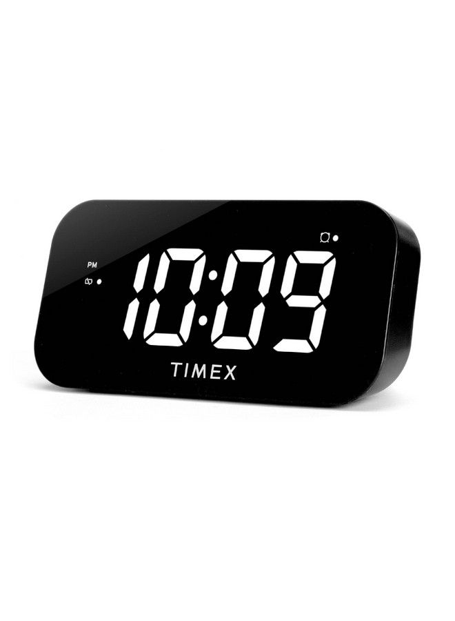 TIMEX ساعة منبه بشاشة كبيرة ومنفذ شحن USB بقوة 5 واط - ساعة منبه رقمية لغرفة النوم تشمل محول طاقة عالمي 100240 فولت (T1120Bblack) - Image 2