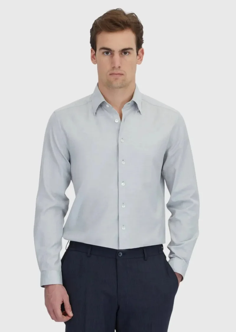 رامسي قميص قطني 100% بنقشة رمادية فاتحة، بقصة كاجوال مريحة.