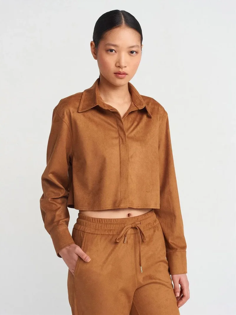 ديلفين Dilvin Women's Cropped Faux Suede Button Shirt