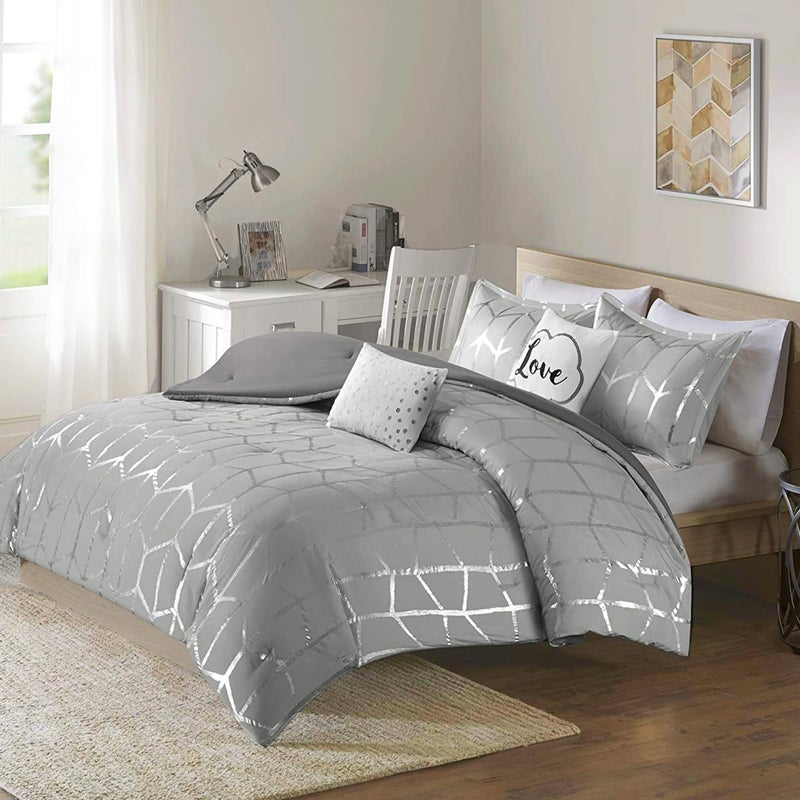 Intelligent Design - ID10-1245 Raina Comforter Set Metallic Print Geometric Design, Modern Trendy All Season Bedding Set, Matching Sham, Decorative Pillow, Grey/Silver, King/Cal King, 5 Piece - Image 1