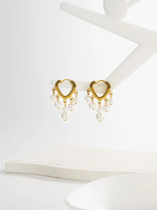 Styli Heart-Shaped Faux Pearl Dangle Earrings