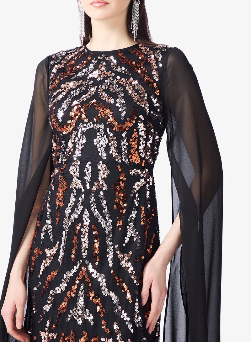 اميليا روز فستان ماكسي بأكمام واسعة مزينة - Image 3