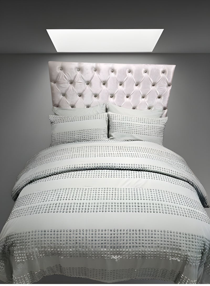 HOMETOPIA Hometopia 6-Piece King Size Comforter Bedding Set – Ultra-Soft Quilted Blanket 230×260 cm with Deep Fitted Sheet 200×200+30 cm & 4 Pillow Covers 50×75 cm – Breathable, Hypoallergenic, All-Season Microfiber Bed Set with Elegant Embossed Design for Double Bed, Hotel, Guestroom, Daily Use – Machine Washable & Fade-Resistant  - Image 2