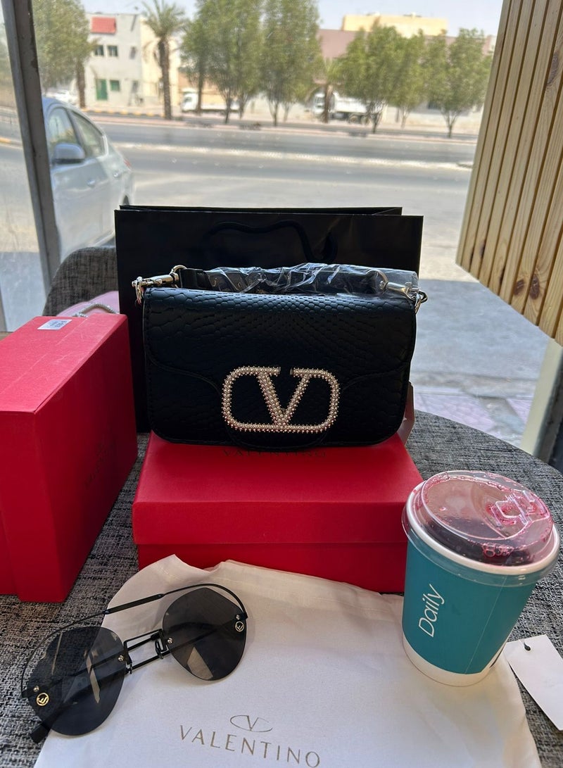 Luxurious and elegant women's bag