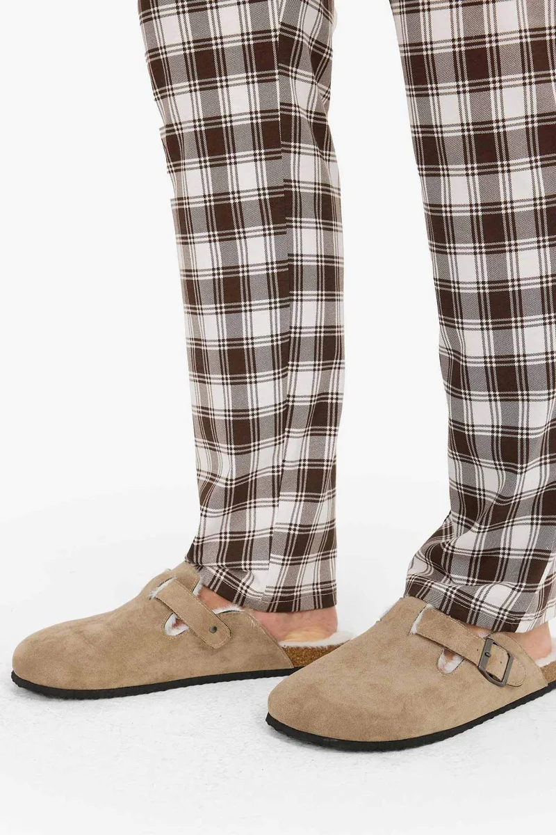 ديفاكتو Man Flat Sole Faux Leather Home Slippers