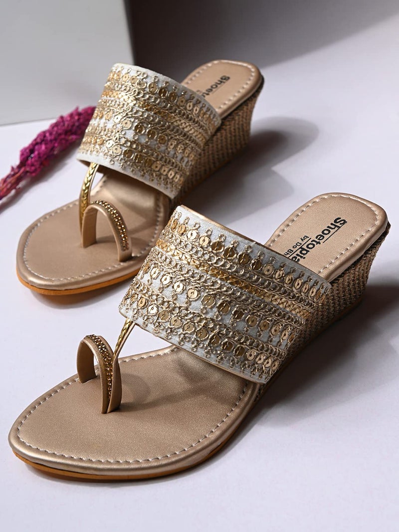 Shoetopia صنادل شوتوبيا النسائية بكعب ويدج كولهابوري - Image 1