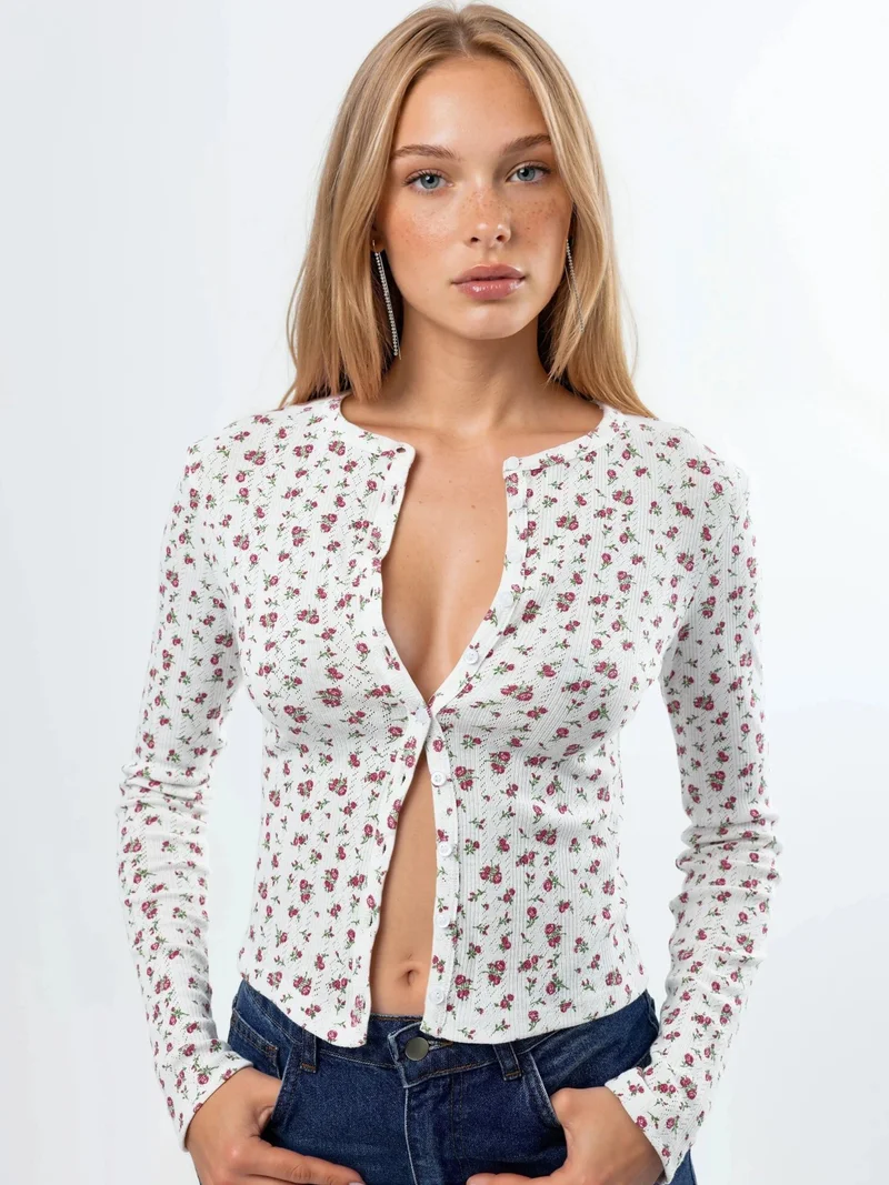 بوسيم BUSEM Floral Ribbed Crop Blouse with Button Closure