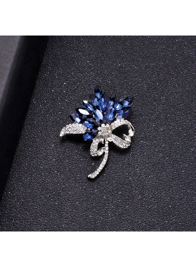 Light luxury baroque crystal brooch, high-end silk scarf buckle - Image 3