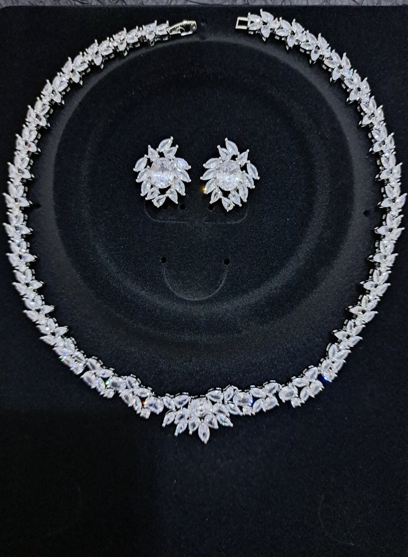 جولاري طقم عقد وأقراط فضي - Image 2