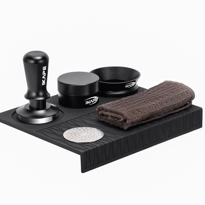 IKAPE طقم ضغط القهوة IKAPE 53MM باللون الأسود 6 في 1، مجموعة أدوات الإسبريسو لصنع لقطات مثالية - ضاغط، موزع، قمع، حصيرة، شاشة، ومنديل - Image 1