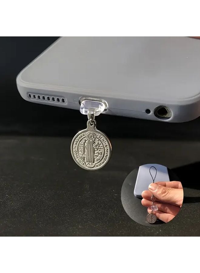 سِتُوب غبار الهاتف من ميدالية القديس بنديكتوس العتيقة مع سِير للهواتف ذات منفذ Type-C - Image 1