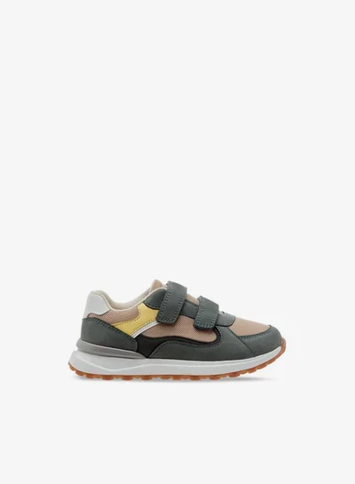 JUNIORS Boys Panelled Sneakers with Hook and Loop Closure