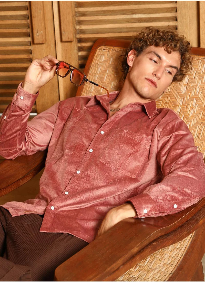 كامبوس سوترا Campus Sutra Men's Coral Pink Corroded Utility Shacket For Casual Wear | Spread Collar | Long Cuffed Sleeves | Button Closure | Overshirt/Shacket Crafted With Comfort Fit For Everyday Wear