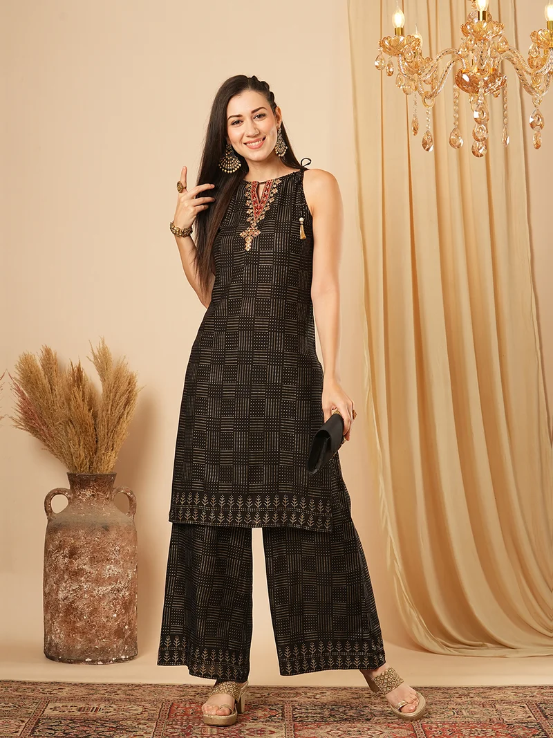 globus Women Printed Regular Thread Work Kurta With Palazzos