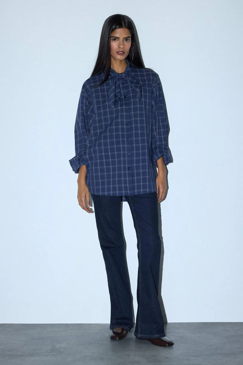 ديفاكتو Oversize Fit Scarf Collar Checked Poplin Shirt