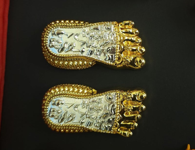 Gold Art India تمثال قدمي لاكشمي الذهبي والفضي من الهند شري لاكشمي تشاران بادوكا تمثال باهجيام لاكشمي للأقدام المباركة لمكتب المنزل المعبد مثالي لبويا لاكشمي هدايا تدشين المنزل 3 بوصة - Image 2