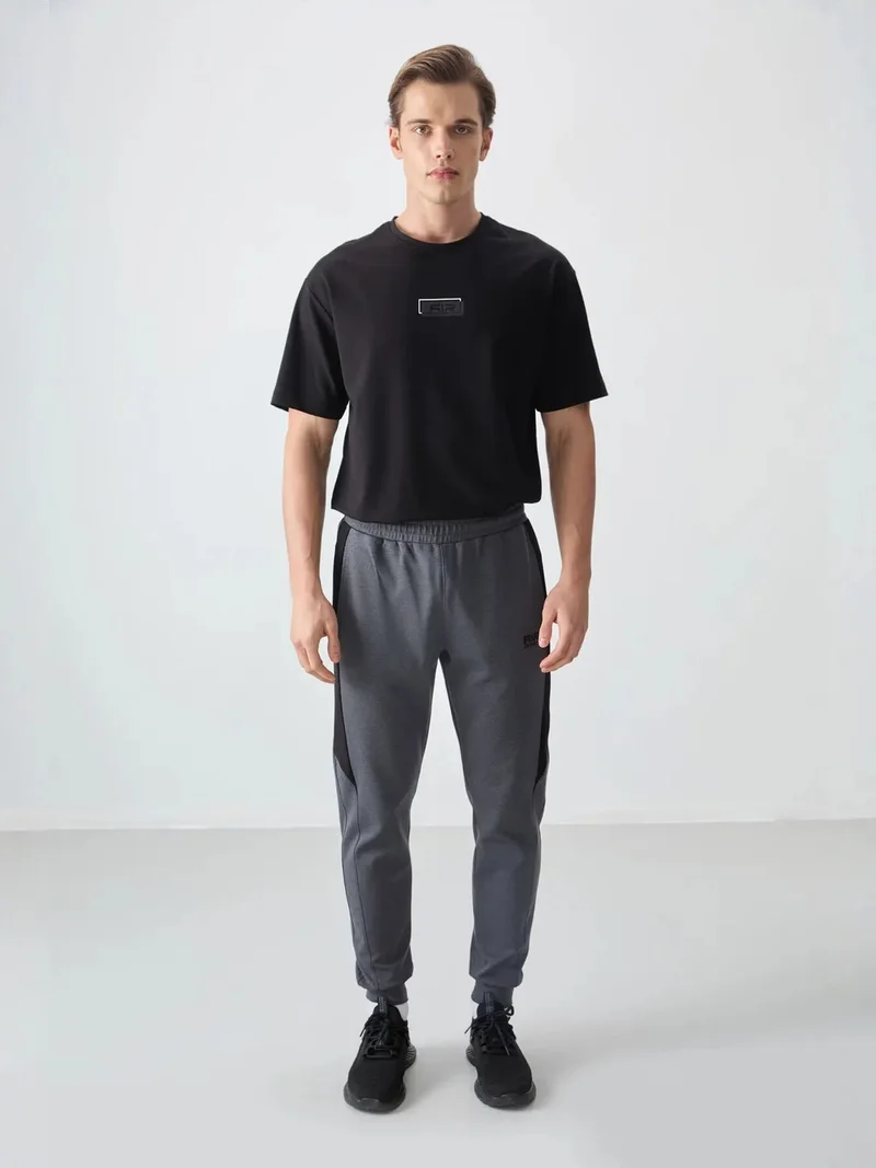تومي لايف TOMMY Men's Regular-fit Fleece Sweatpants