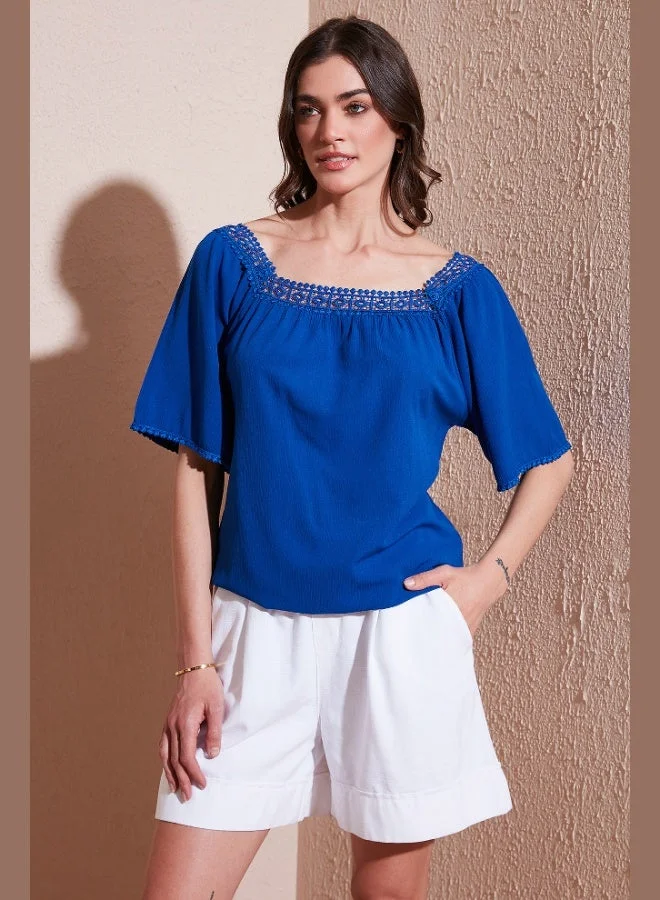 ليلا بلوزة ليلى دانتيل بقصة عادية وياقة مربعة للنساء