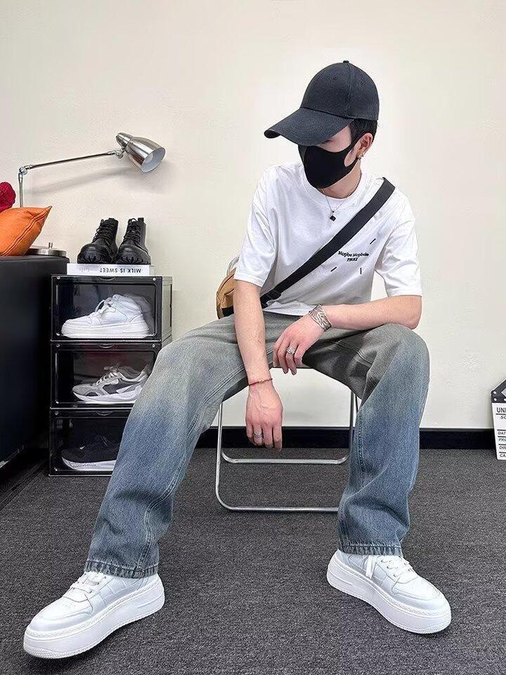 Unisex Classic Denim Jeans Loose Fit Daily Outdoor Wear - Image 4