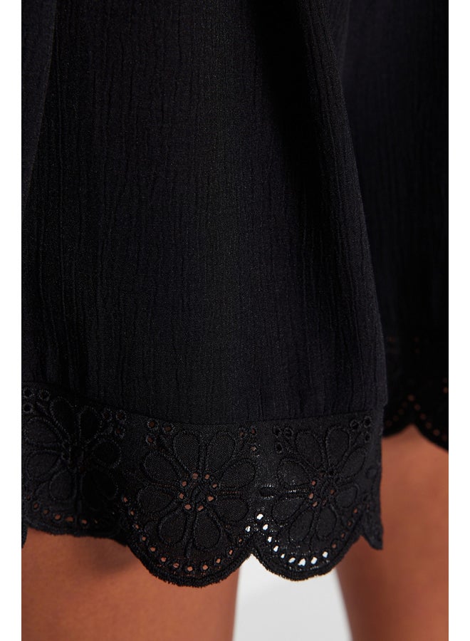 trendyol Black Woven Brode Detail Shorts & Bermuda TBESS23SR00039  - Image 4